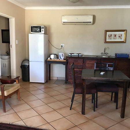 Hotel Kleinplaas Guest Farm à Potchefstroom Extérieur photo