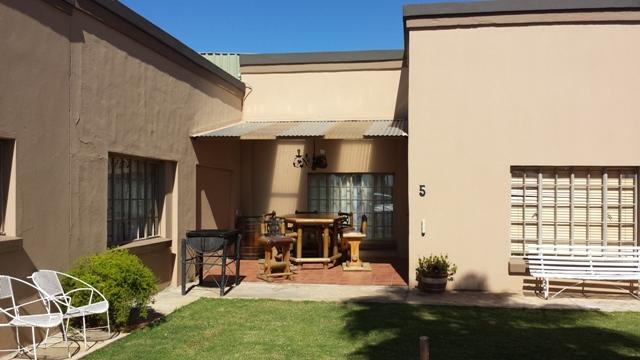 Hotel Kleinplaas Guest Farm à Potchefstroom Extérieur photo