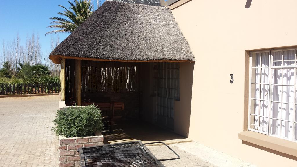 Hotel Kleinplaas Guest Farm à Potchefstroom Extérieur photo