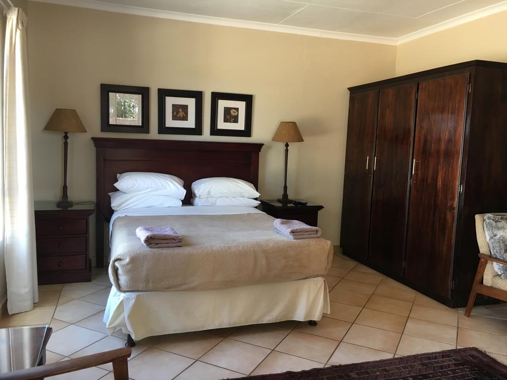 Hotel Kleinplaas Guest Farm à Potchefstroom Extérieur photo