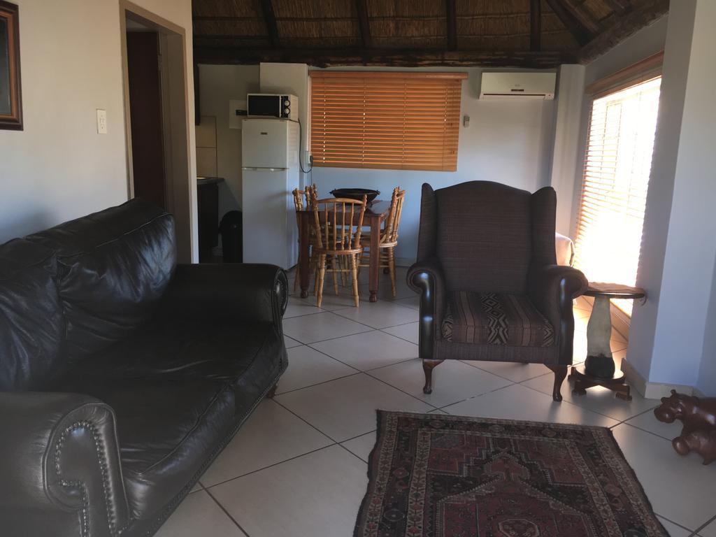 Hotel Kleinplaas Guest Farm à Potchefstroom Extérieur photo