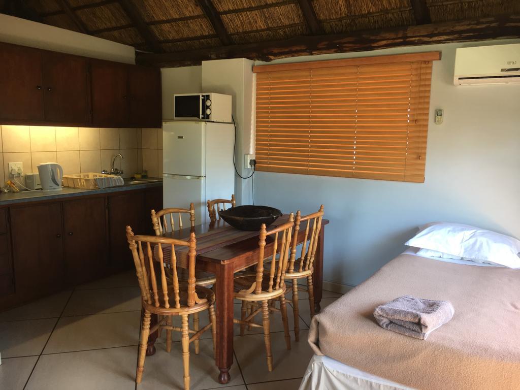 Hotel Kleinplaas Guest Farm à Potchefstroom Extérieur photo
