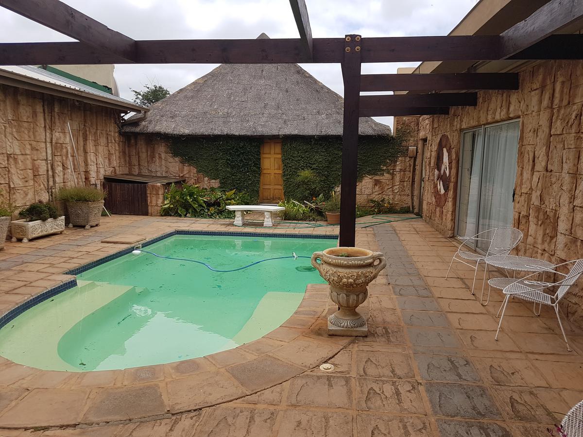 Hotel Kleinplaas Guest Farm à Potchefstroom Extérieur photo